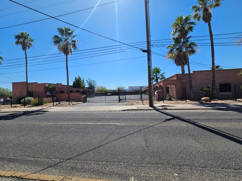 3045 N 1st Ave, Tucson, AZ à louer - Photo du bâtiment - Image 3 de 7