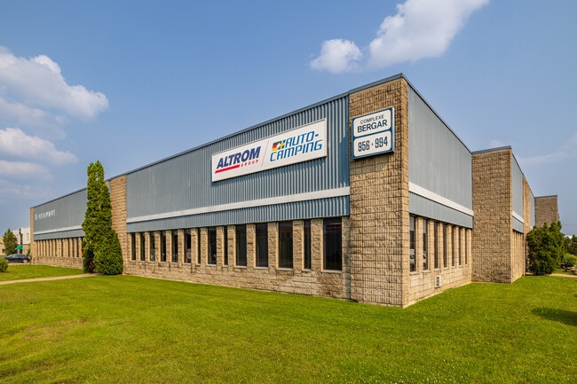 Plus de détails pour 956-974 Rue Bergar, Laval, QC - Industriel à louer