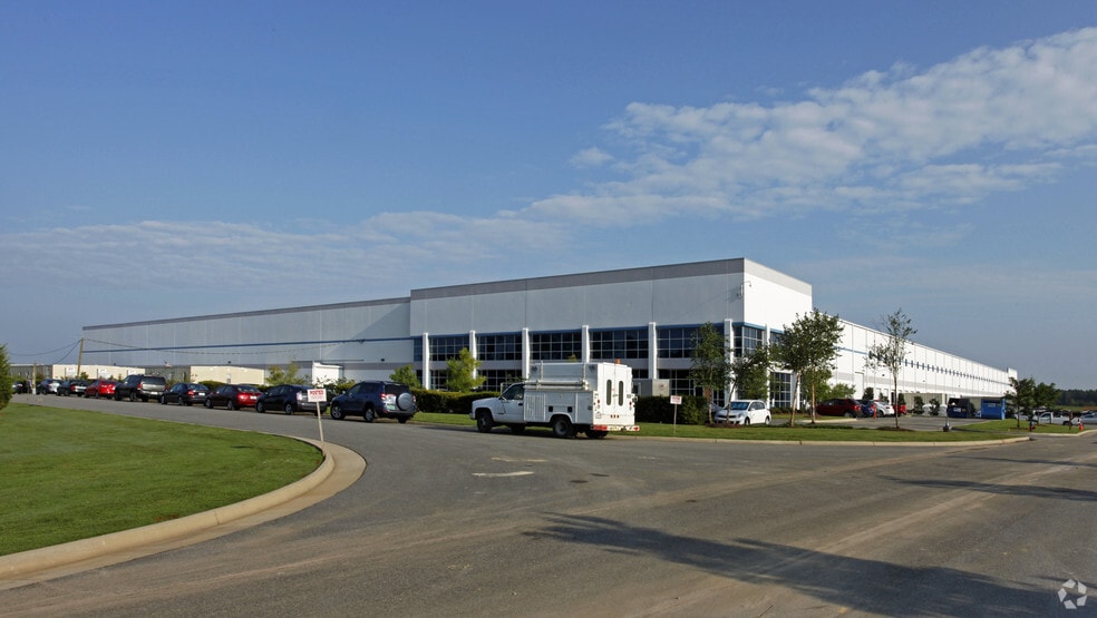 25400 Old Mill Rd, Windsor, VA à vendre - Photo du bâtiment - Image 1 de 8