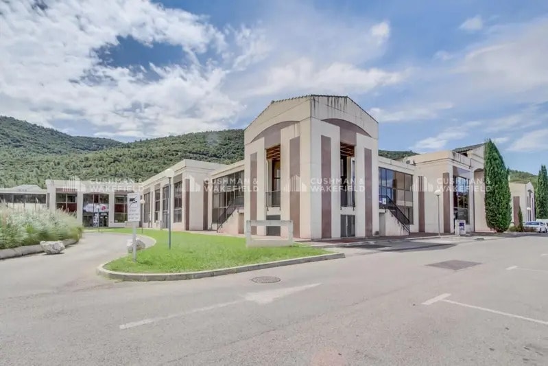 30 Avenue Du Chateau De Jouques, Gémenos for lease Building Photo- Image 1 of 28