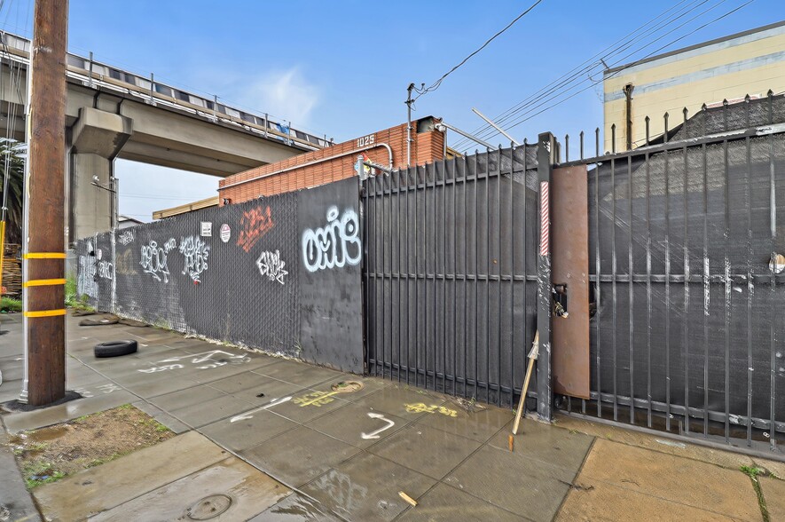1025 44th Ave, Oakland, CA for sale - Building Photo - Image 3 of 43