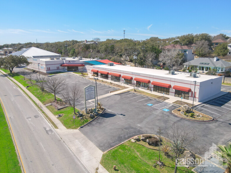 16675 Huebner Rd, San Antonio, TX à louer - Photo du bâtiment - Image 1 de 4