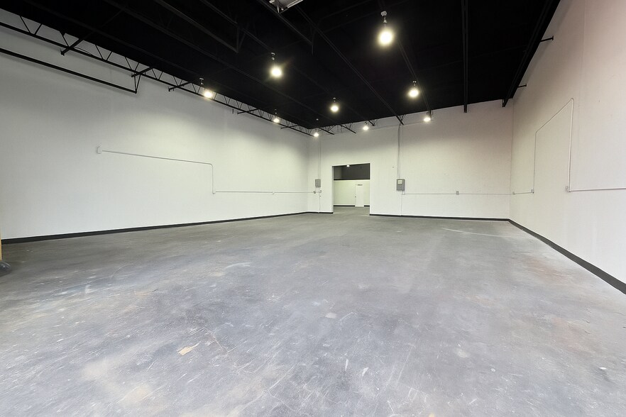 2100 N Powerline Rd, Pompano Beach, FL à louer - Photo du bâtiment - Image 3 de 9