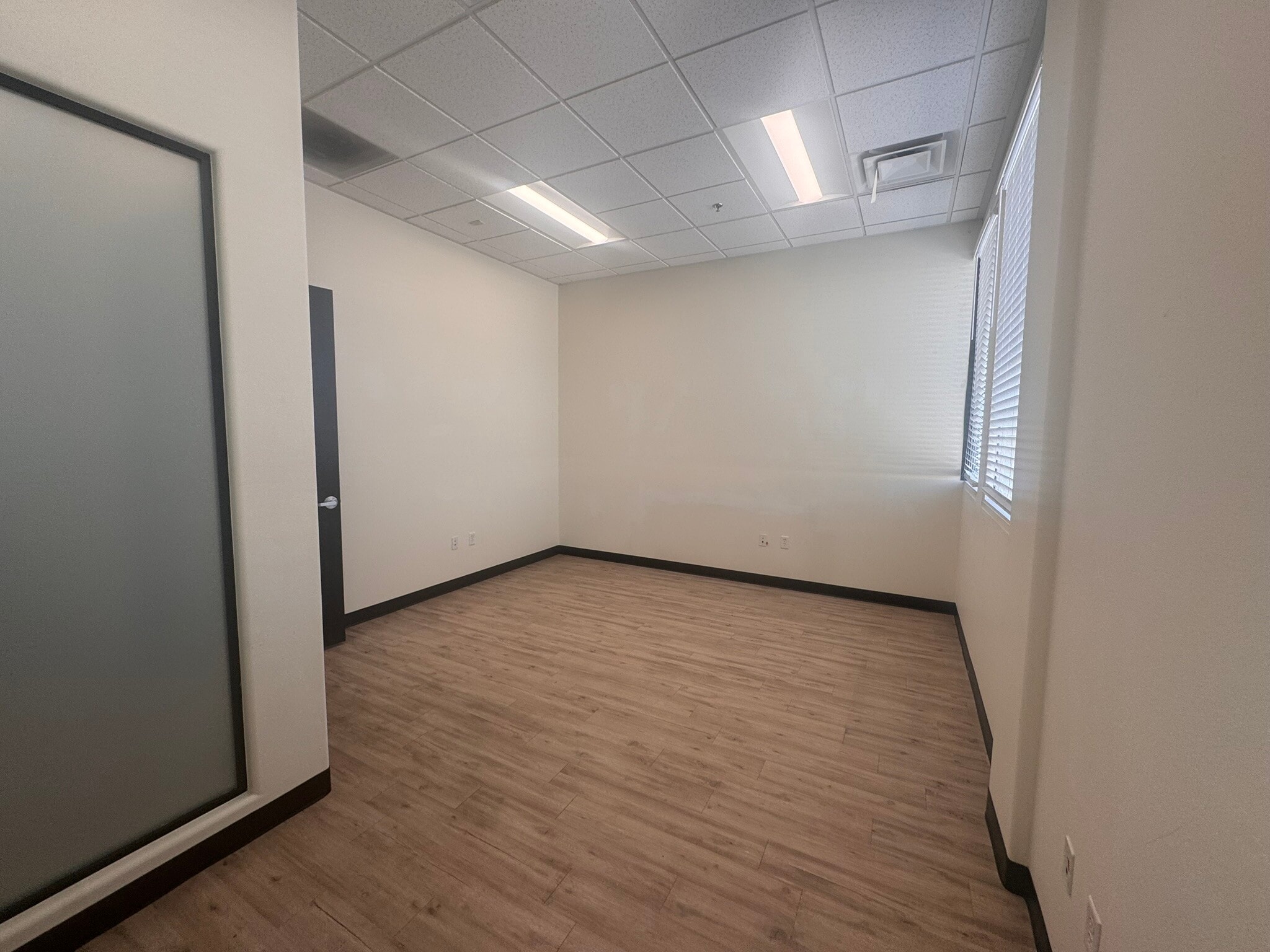 8872 S Eastern Ave, Las Vegas, NV for lease Interior Photo- Image 1 of 8