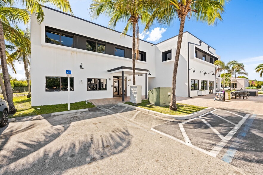 914 NW 6th St, Fort Lauderdale, FL for lease - Building Photo - Image 3 of 23