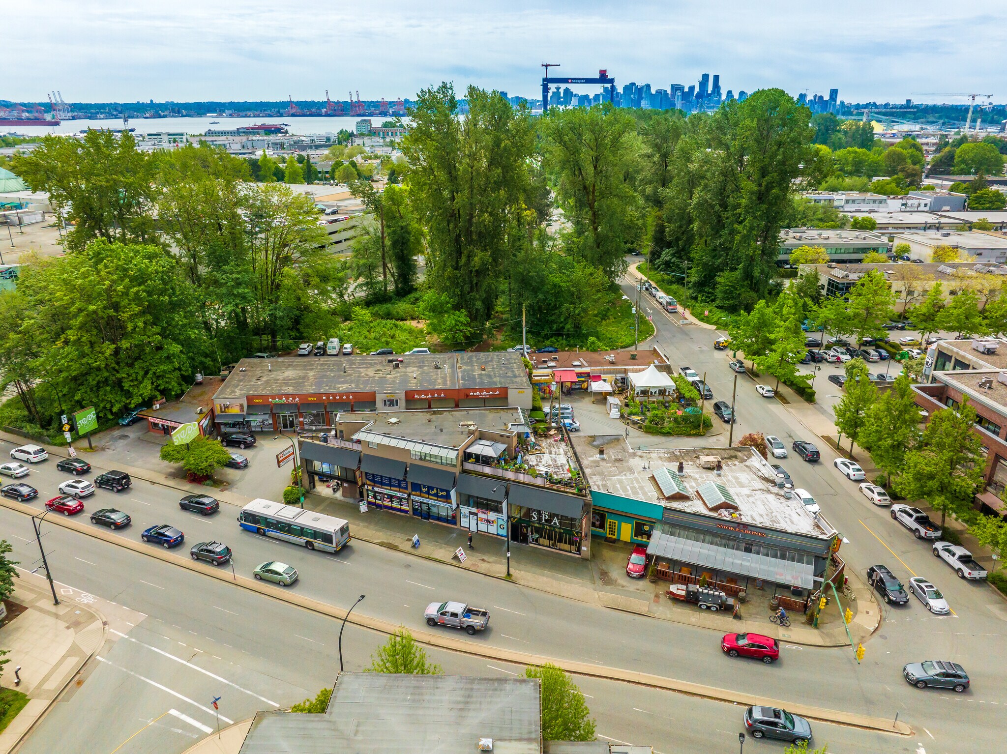 991-999 Marine Dr, North Vancouver, BC à vendre Aérien- Image 1 de 1