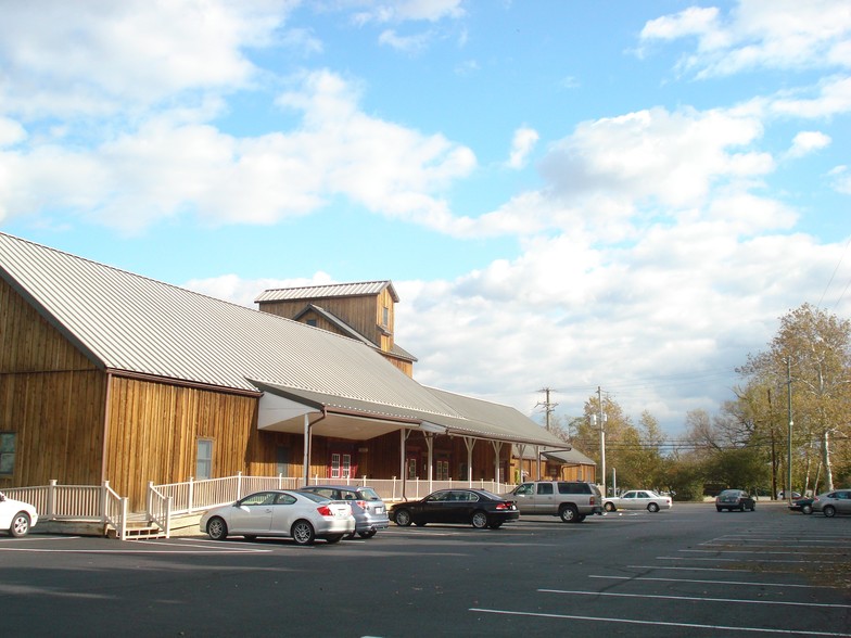 400 S Cross St, Chestertown, MD à louer - Photo du bâtiment - Image 1 de 5