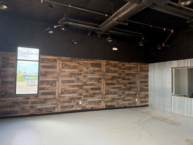 420 E Southern Ave, Phoenix, AZ à louer - Photo du bâtiment - Image 3 de 12