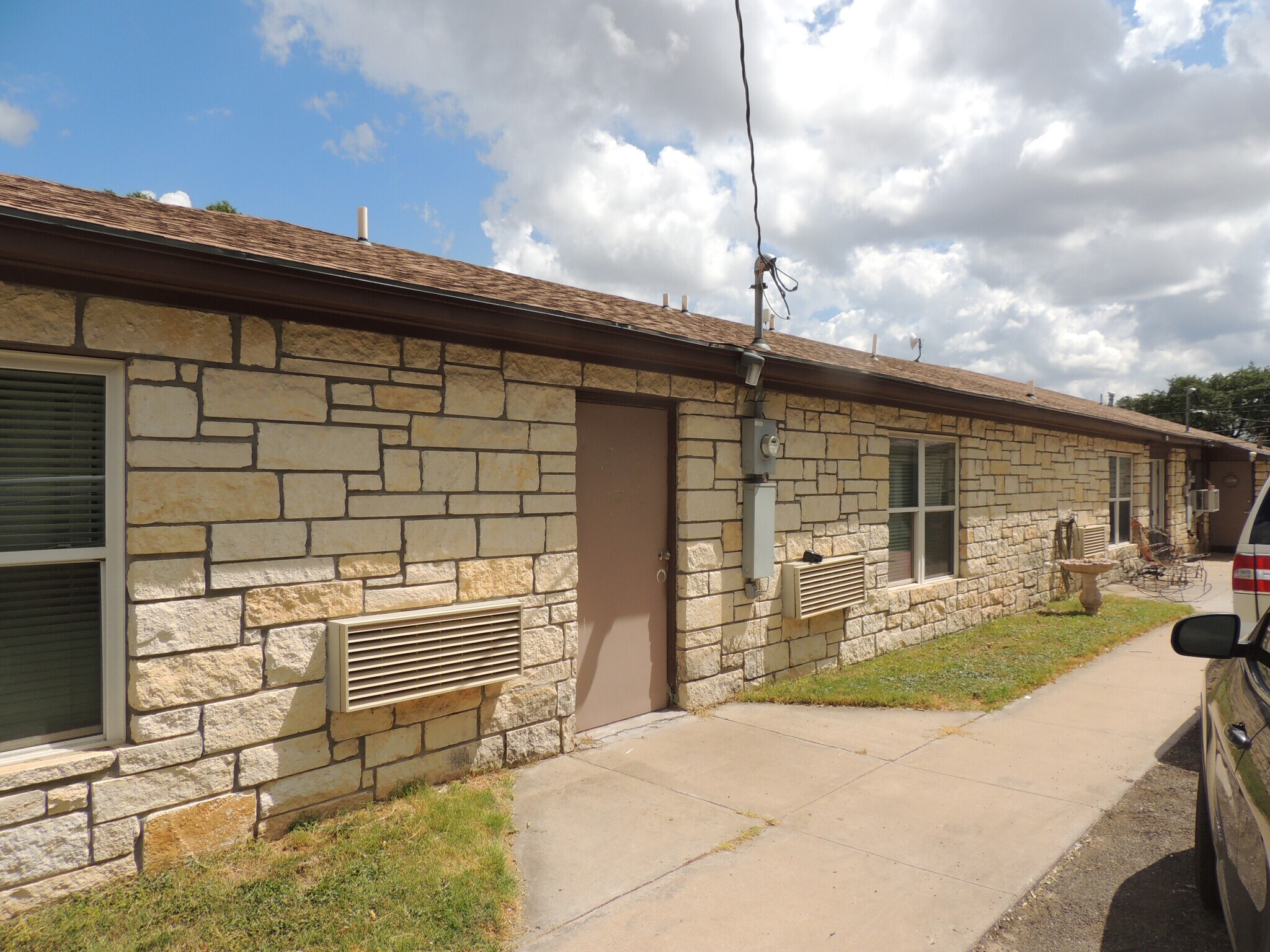 104 E 5th St, Brady, TX for sale Building Photo- Image 1 of 45