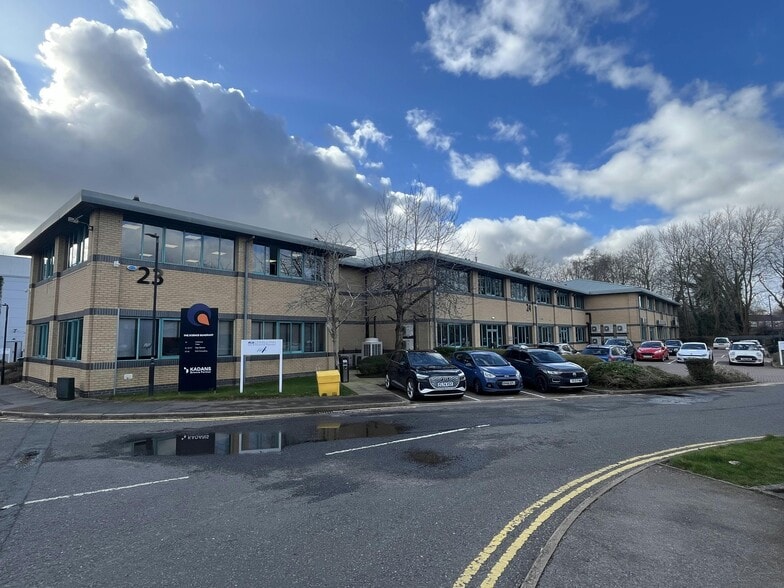 21-27 The Quadrant, Abingdon for lease - Building Photo - Image 2 of 2