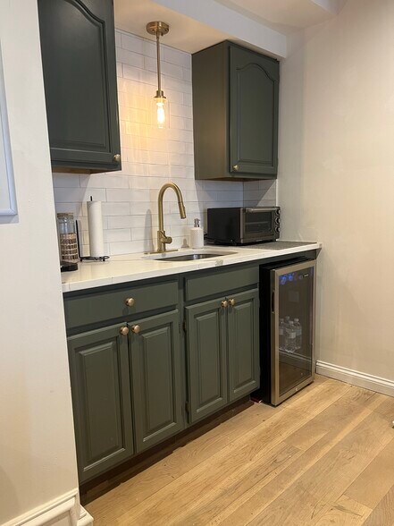 617 Swede St, Norristown, PA for sale - Interior Photo - Image 2 of 4