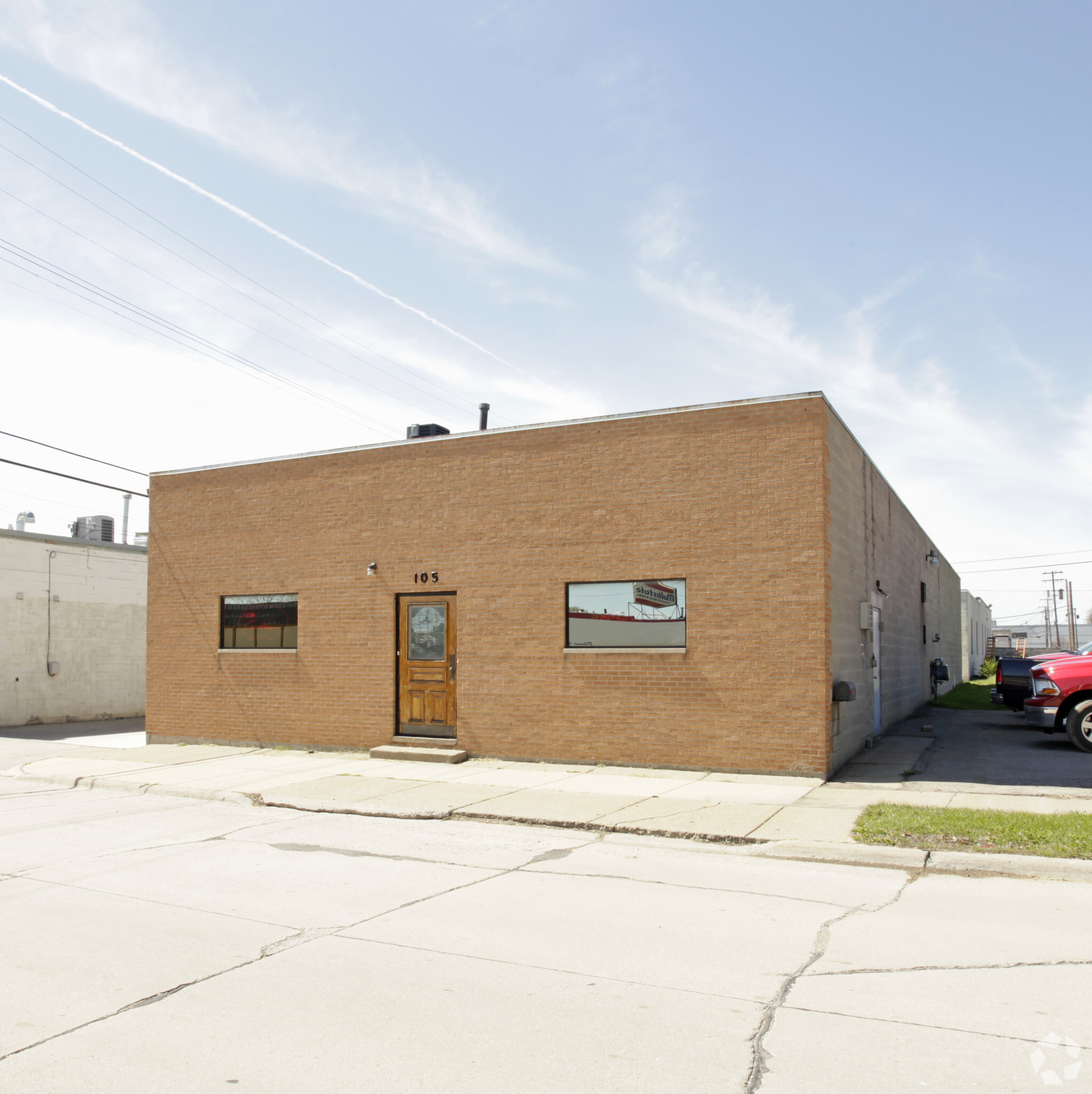 105 Kinross Ave, Clawson, MI for sale Primary Photo- Image 1 of 1