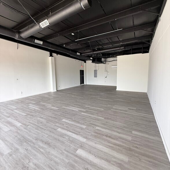 6820 N Main St, Columbia, SC à louer - Photo du bâtiment - Image 2 de 7