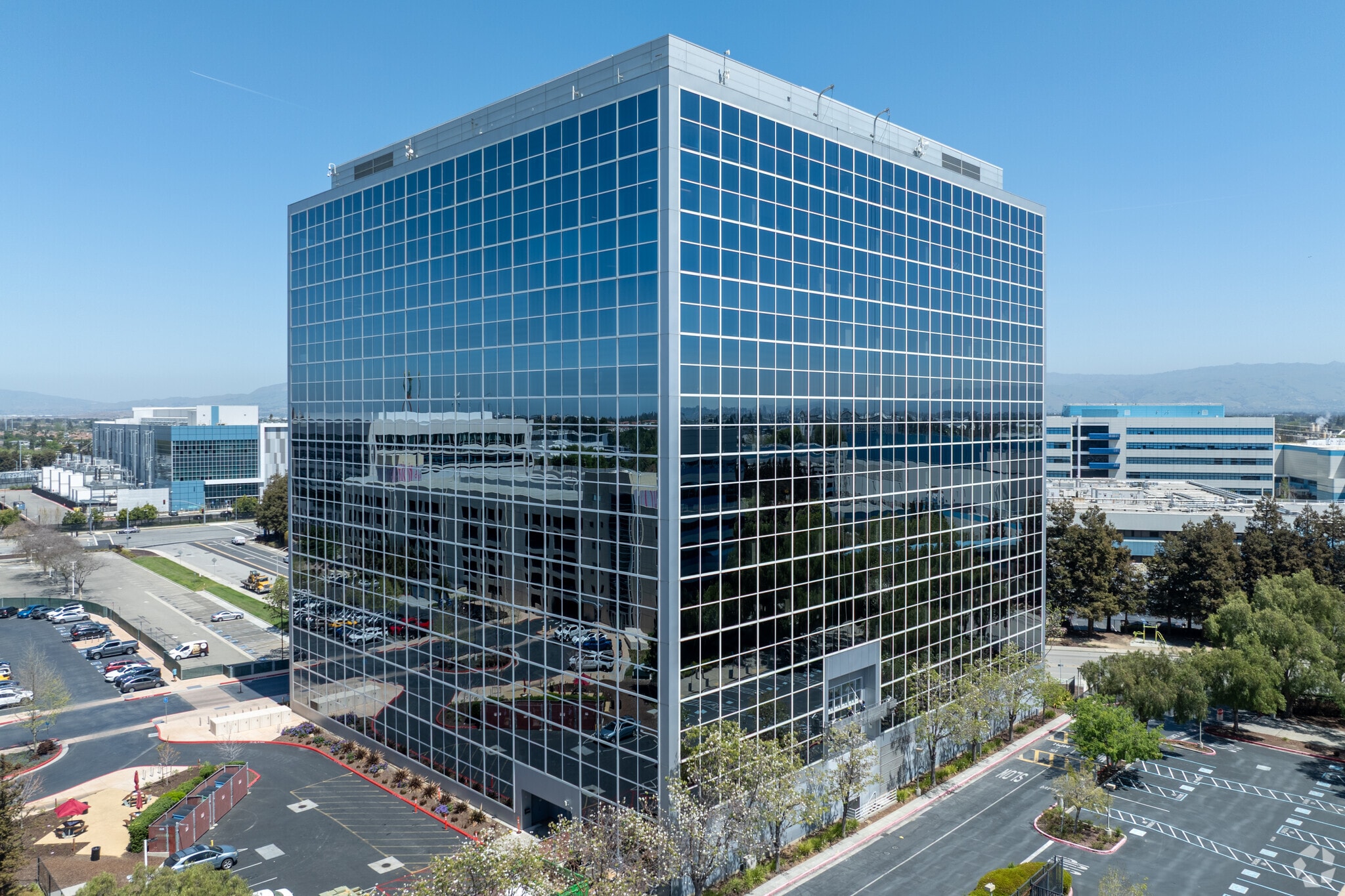 2350 Mission College Blvd, Santa Clara, CA for lease Primary Photo- Image 1 of 28