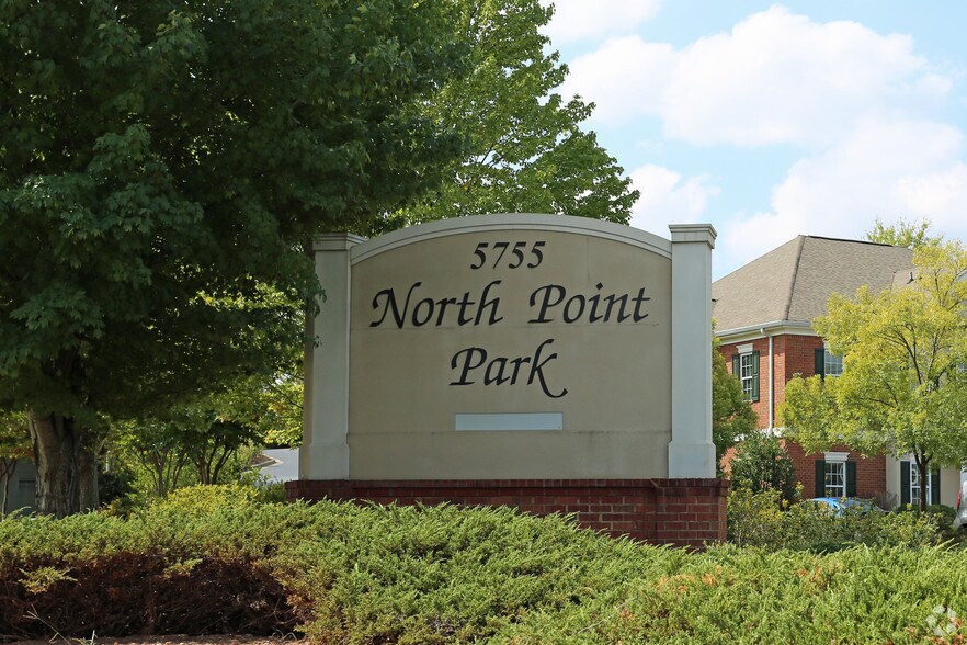 5755 N Point Pky, Alpharetta, GA à vendre - Photo du bâtiment - Image 2 de 8