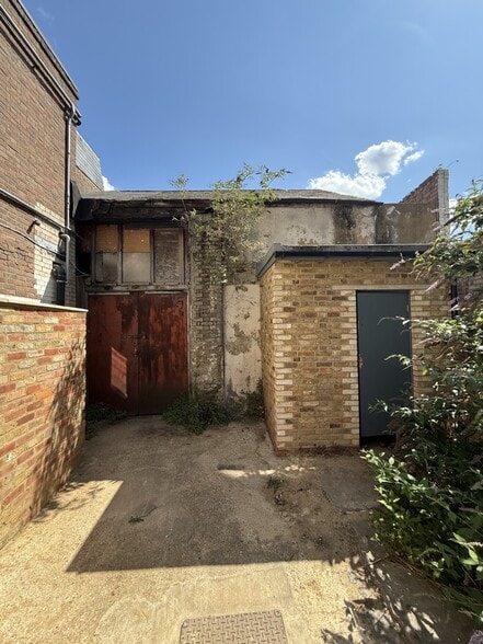 143 Stoke Newington, London for lease - Building Photo - Image 2 of 2