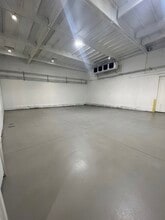 940 Stanford Ave, Los Angeles, CA for lease Interior Photo- Image 2 of 3