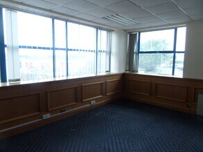 Main Ave, Bridgend for lease Interior Photo- Image 2 of 2