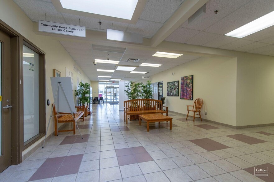 40 Sunset Blvd, Perth, ON for lease - Interior Photo - Image 3 of 10