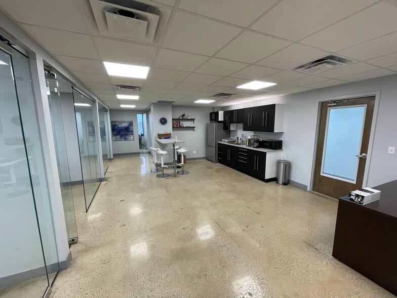 6263 Poplar Ave, Memphis, TN à louer - Photo intérieure - Image 2 de 12