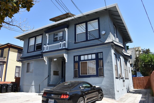 More details for 1978 Bonsallo Ave, Los Angeles, CA - Multifamily for Sale