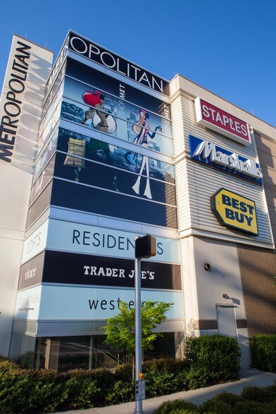 1111 Metropolitan Ave, Charlotte, NC à louer - Photo du bâtiment - Image 3 de 28