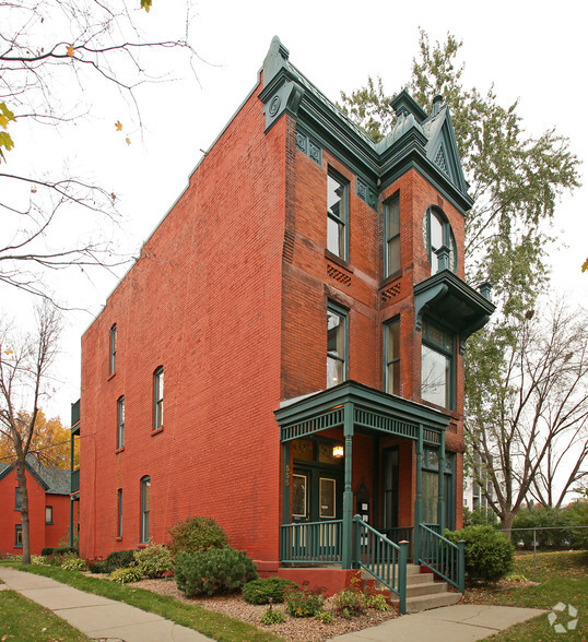 555 7th St W, Saint Paul, MN for sale - Primary Photo - Image 1 of 3