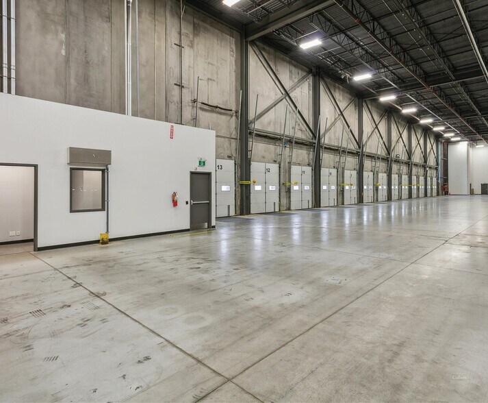 100 Ironside Dr, Brampton, ON à louer - Photo intérieure - Image 3 de 8