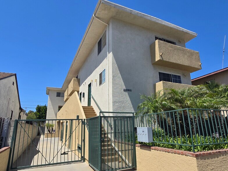 10809 Palms Blvd, Los Angeles, CA à vendre - Photo du bâtiment - Image 1 de 7