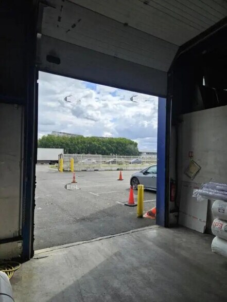 Flex in Vitry-sur-Seine for lease - Building Photo - Image 3 of 11