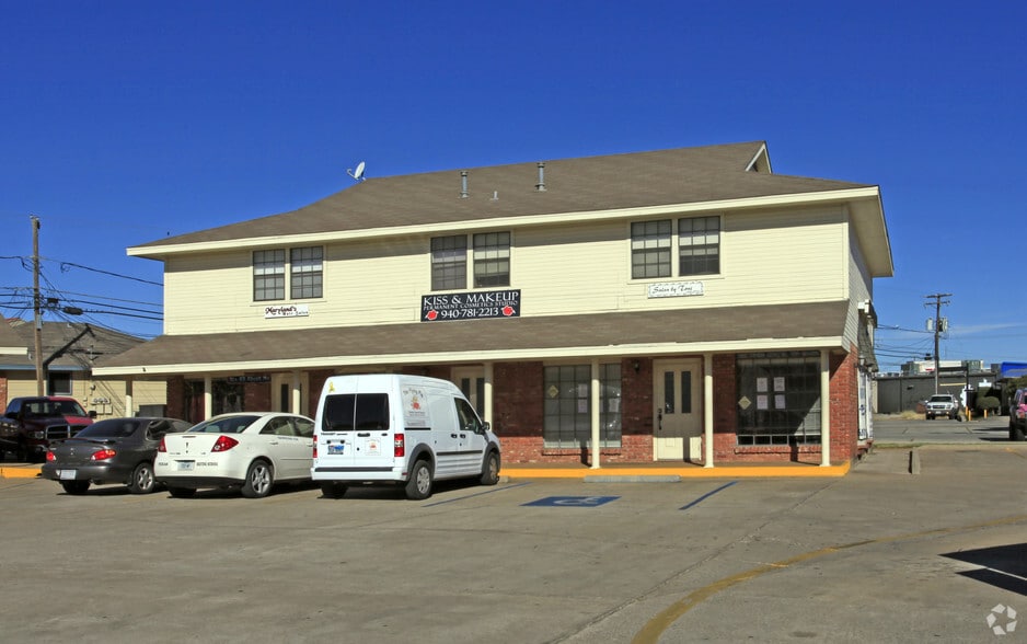 4018-4036 Kemp Blvd, Wichita Falls, TX for lease - Primary Photo - Image 2 of 7