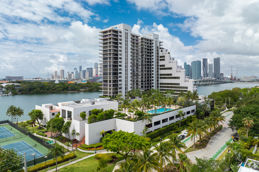 1000 Venetian Way, Miami Beach, FL à vendre - Photo principale - Image 1 de 1