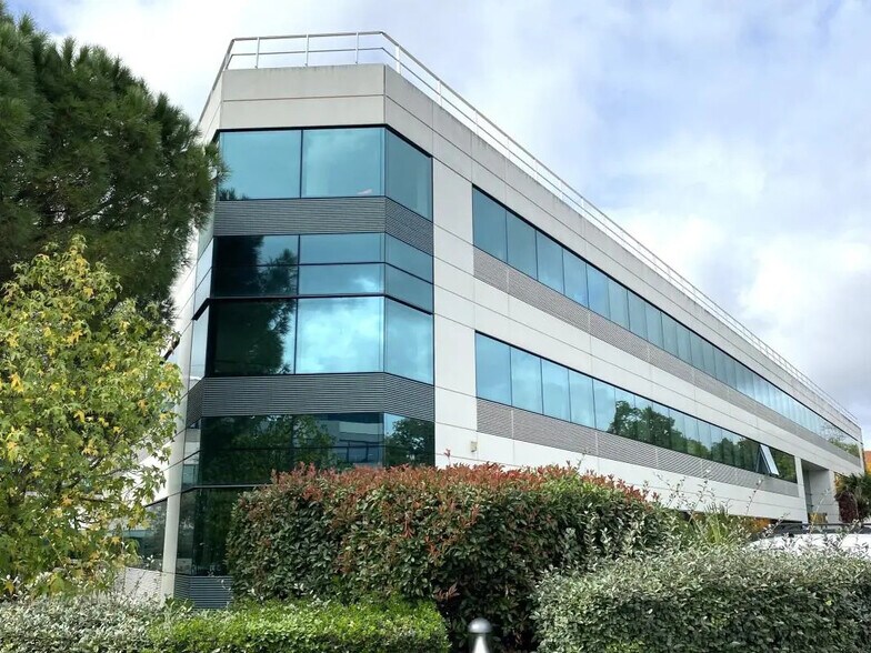 Office in Toulouse for lease - Building Photo - Image 3 of 22