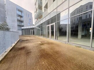 Plus de détails pour Multi-résidentiel à vendre