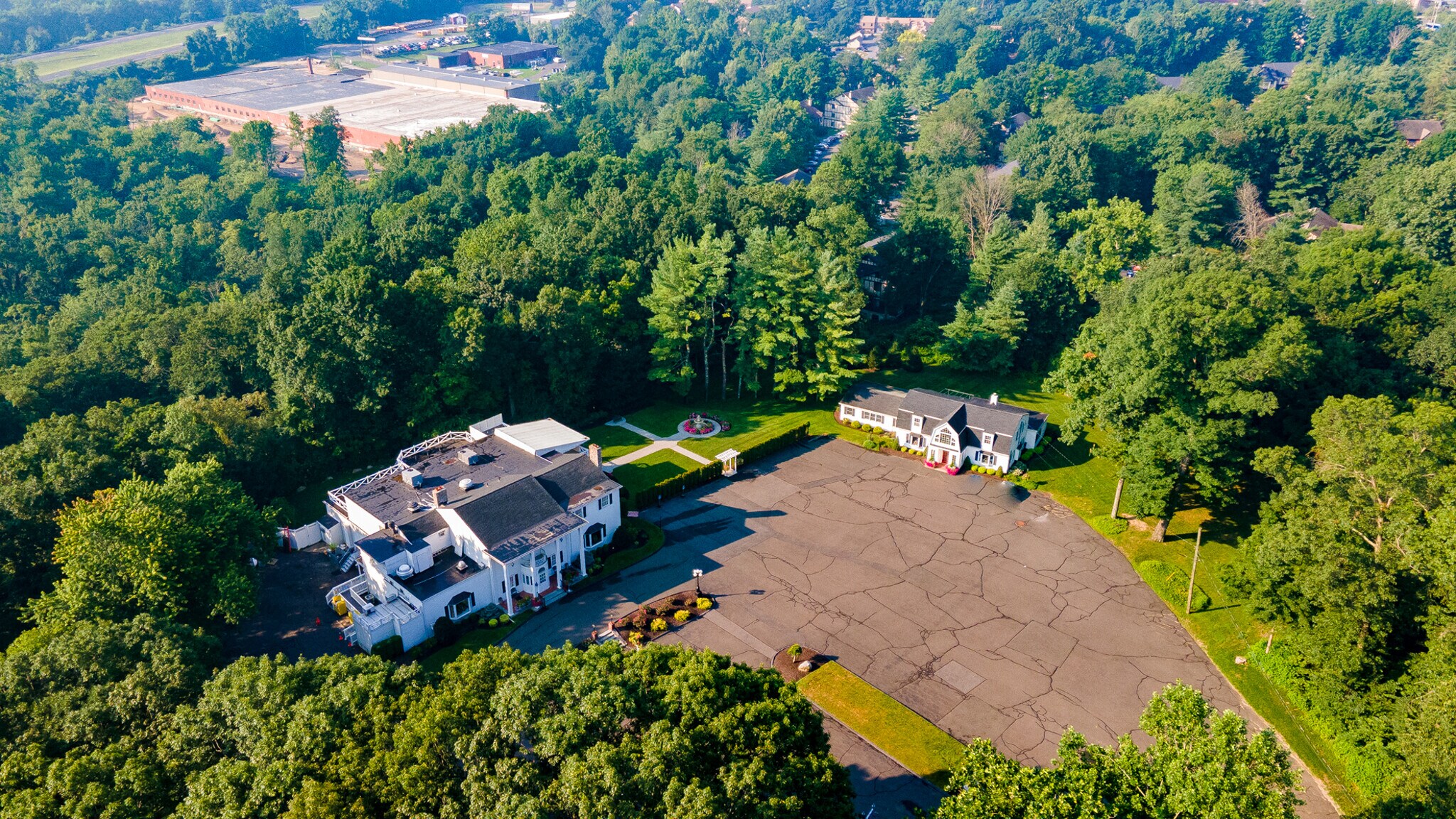 Fox Hill Inn portefeuille de 2 propriétés à vendre sur LoopNet.ca Photo du bâtiment- Image 1 de 47