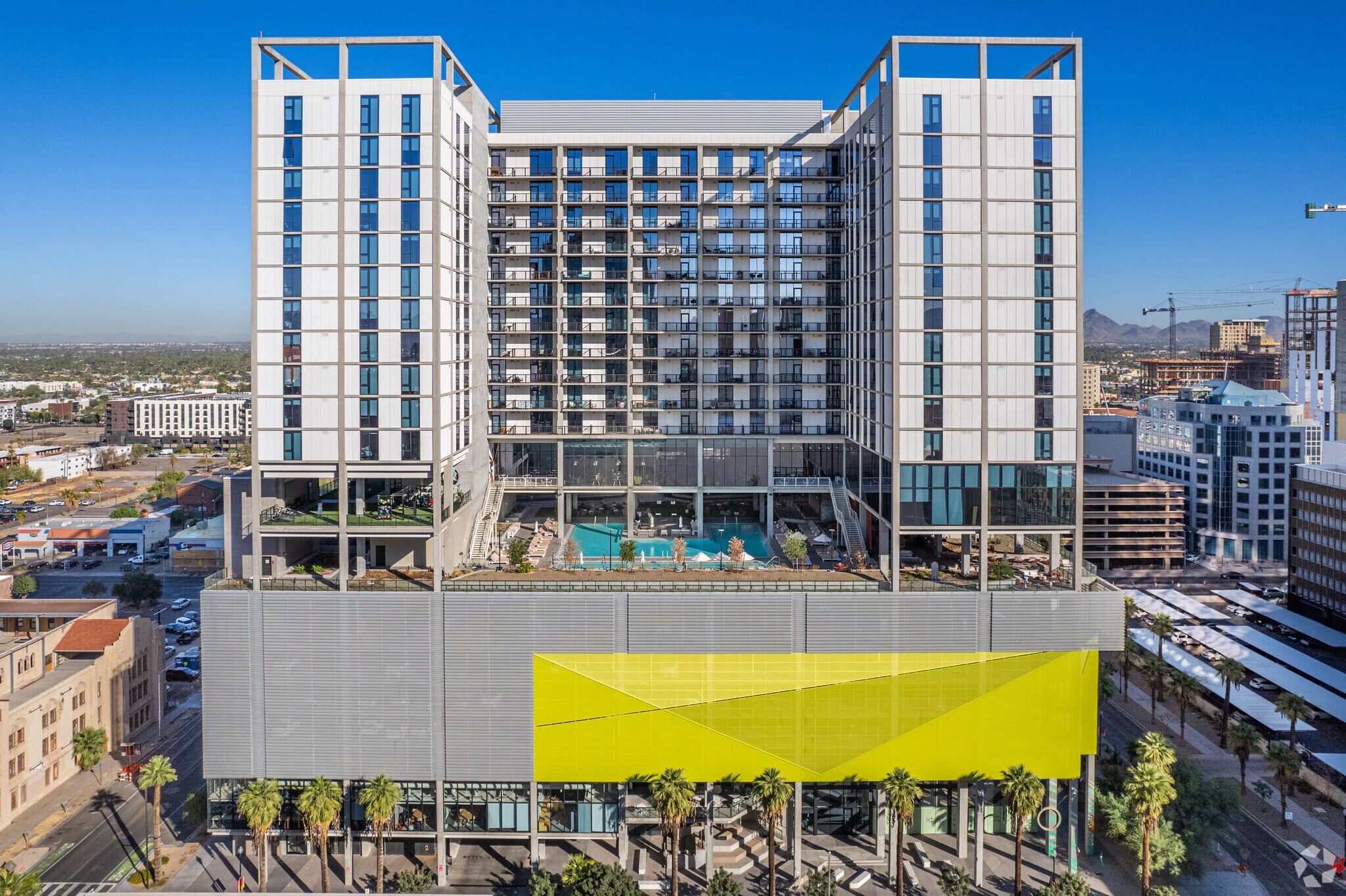 200 W Monroe St, Phoenix, AZ à louer Photo du bâtiment- Image 1 de 23