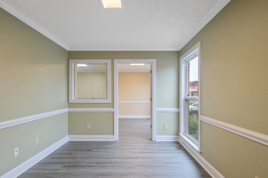 581 Executive Pl, Fayetteville, NC for sale - Building Photo - Image 3 of 18