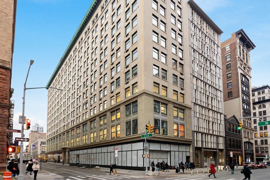 14 E 4th St, New York, NY à vendre - Photo du bâtiment - Image 3 de 28