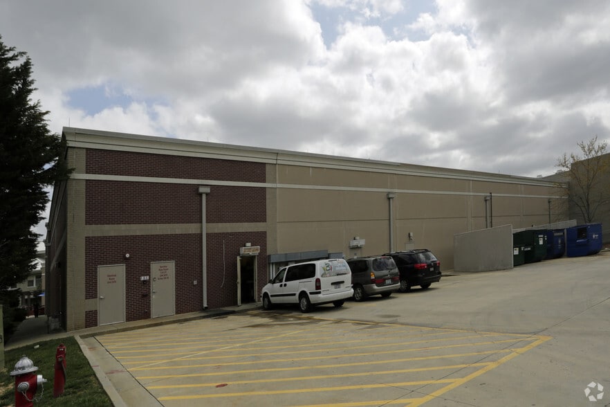 3450-3490 Kildaire Farm Rd, Cary, NC for lease - Building Photo - Image 3 of 18