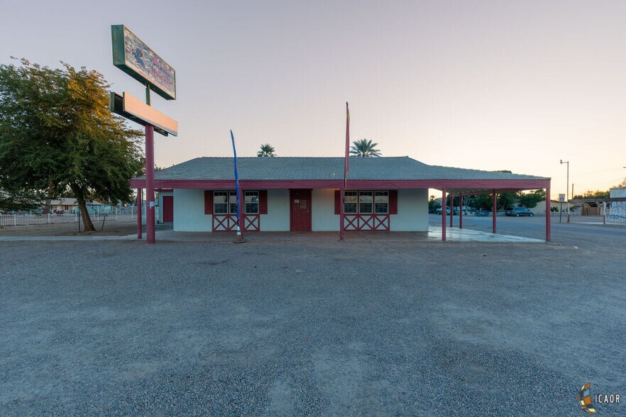 8120 CA-111, Niland, CA à vendre - Photo du bâtiment - Image 2 de 21