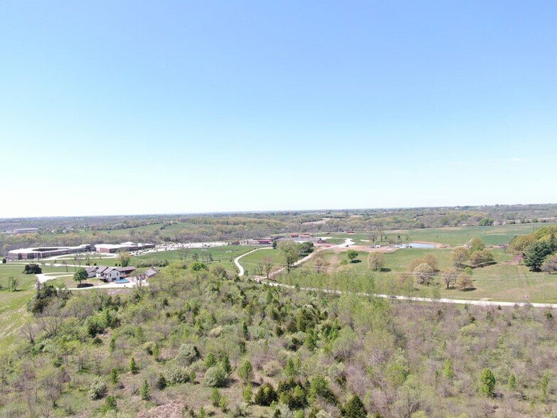 811 4H Rd, Lansing, KS à vendre - Photo du bâtiment - Image 2 de 7