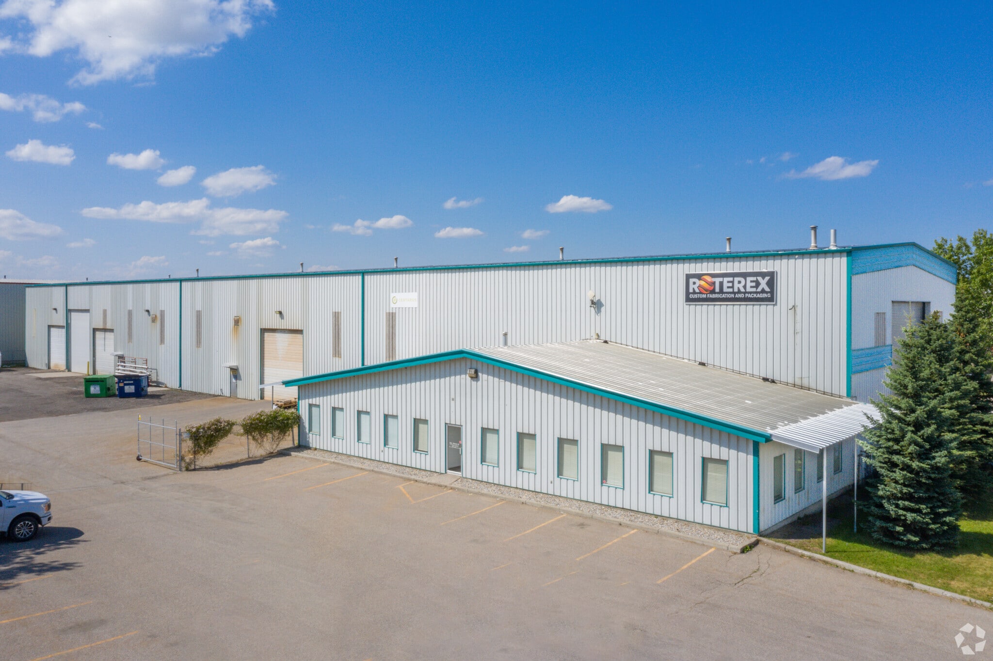 5152 74th Ave SE, Calgary, AB for sale Primary Photo- Image 1 of 1