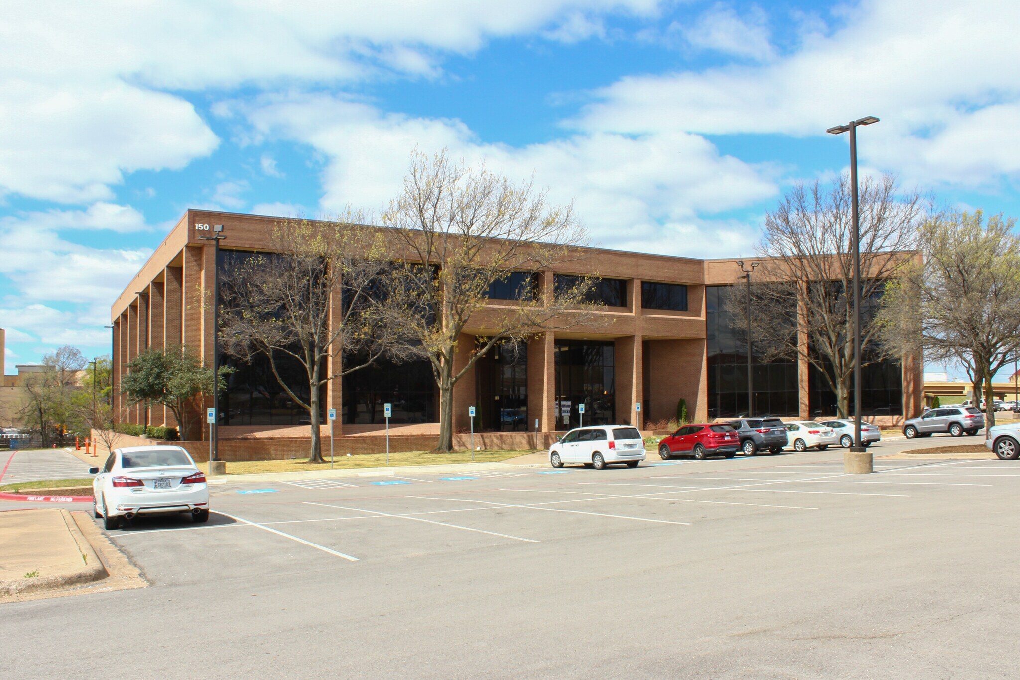 150 Westpark Way, Euless, TX à louer Photo du bâtiment- Image 1 de 7