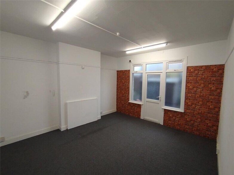 812 London Rd, Leigh-On-Sea à louer - Photo du bâtiment - Image 3 de 8