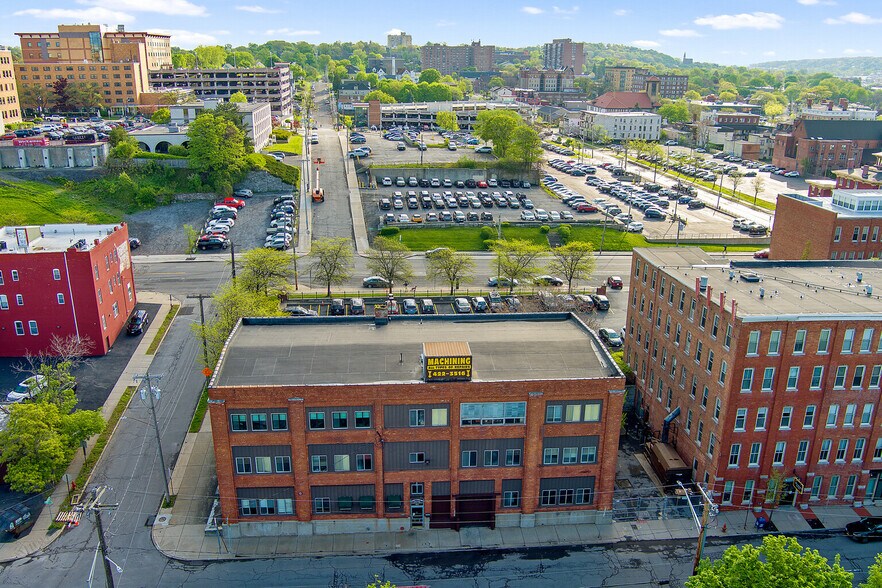 400 Pearl St, Syracuse, NY à vendre - Photo du bâtiment - Image 1 de 18