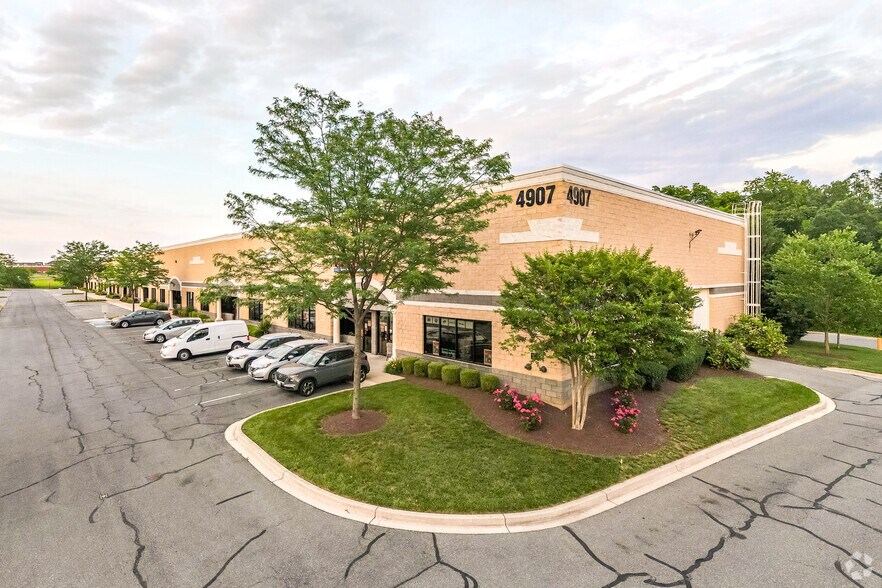 4907 International Blvd, Frederick, MD à louer - Photo du bâtiment - Image 2 de 4