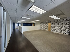 22144 Clarendon St, Woodland Hills, CA for lease Interior Photo- Image 2 of 10