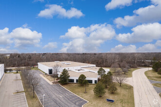 950-990 Corporate Woods Pky, Vernon Hills, IL - Aérien  Vue de la carte - Image1