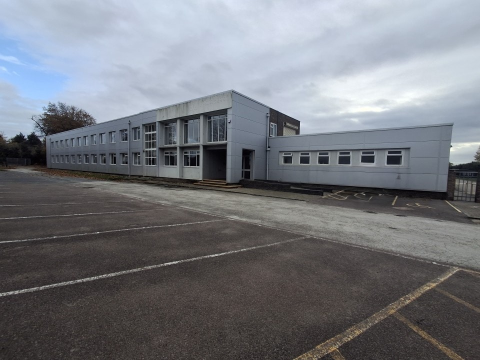 155 Humberstone Ln, Leicester à louer Photo du bâtiment- Image 1 de 2