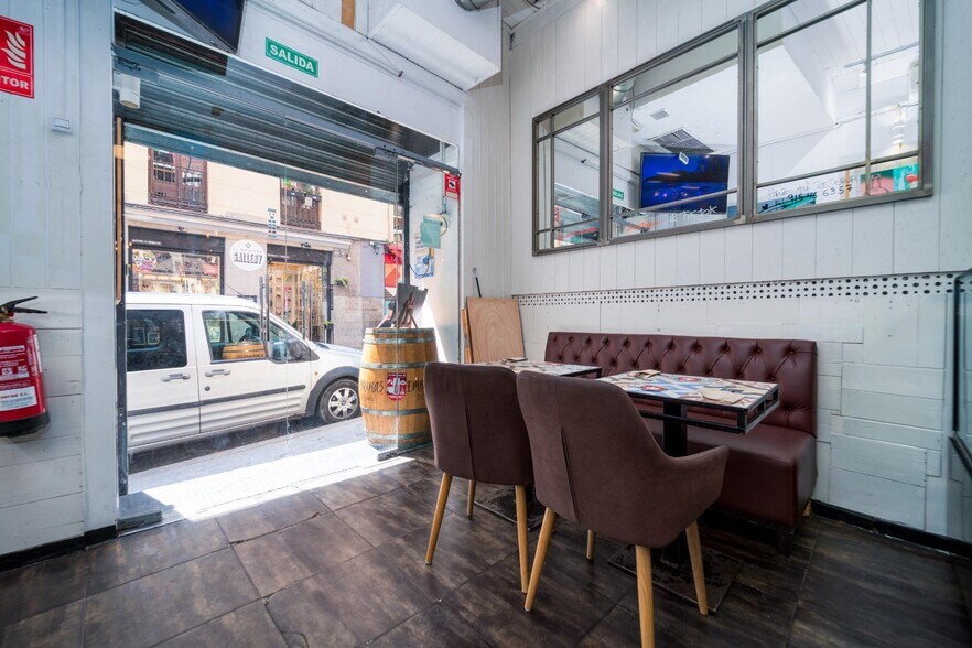 Retail in Madrid, Madrid for lease - Building Photo - Image 3 of 15